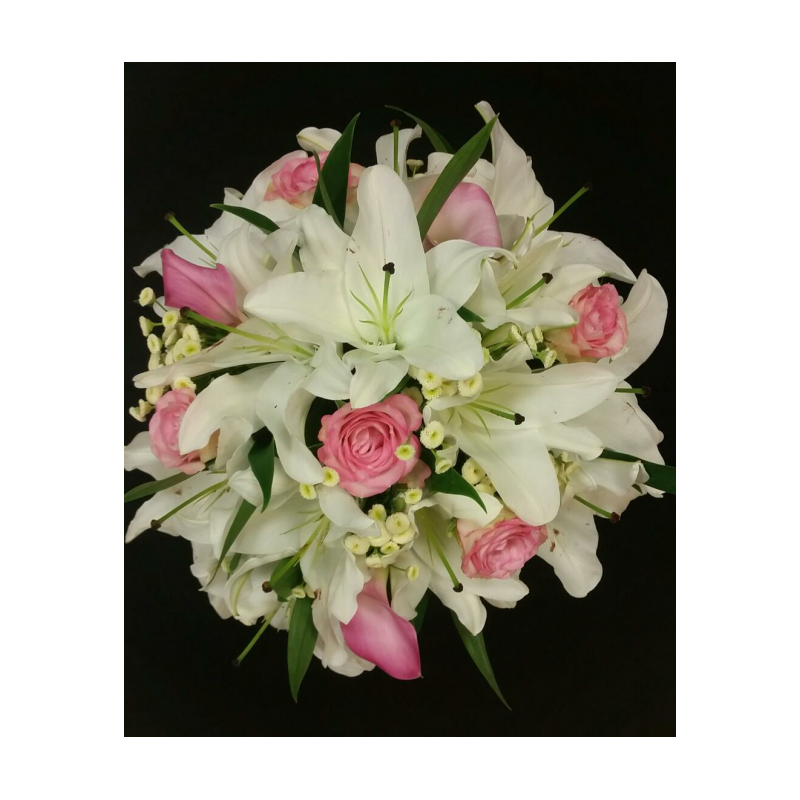 LYS ORIENTAL 24 TIGES COMPOSE DE 6 LYS STAR + 5 ROSES LOVELY + 5 MATRICAIRE + 3 ARUM + 5 SALLAL