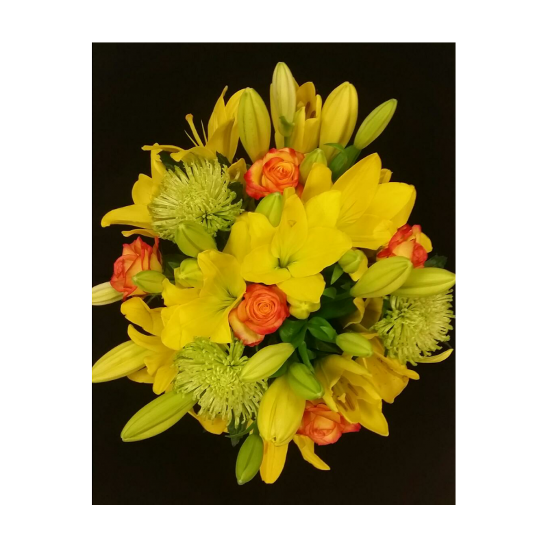 BOUQUET PROMOTION LYS ASSORTIS 19 TIGES AVEC 6 LYS + 3 ANASTASIA VERT + 5 ROSES ROUGE JAUNE + 5 SALLAL